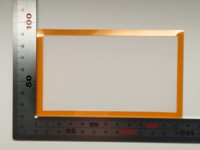 ポリイミドテープをトムソン型で打ち抜き加工