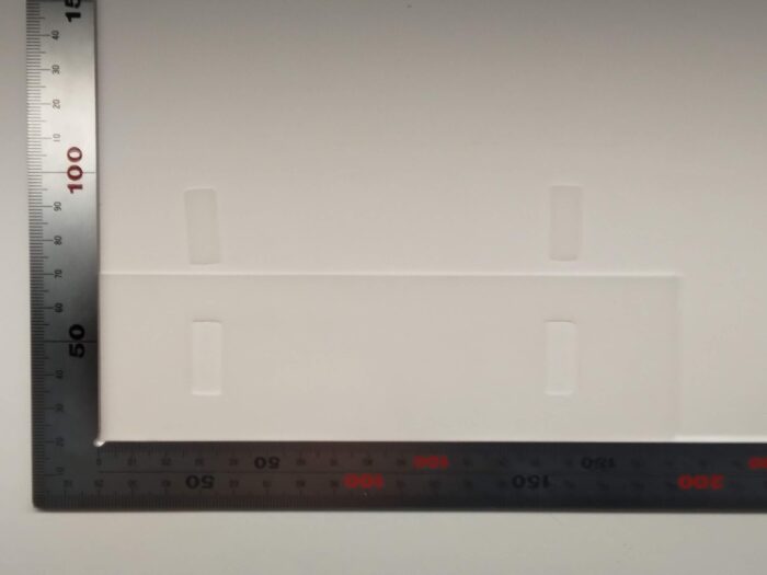 トムソン加工でPOM0.5㎜を打ち抜きしました。