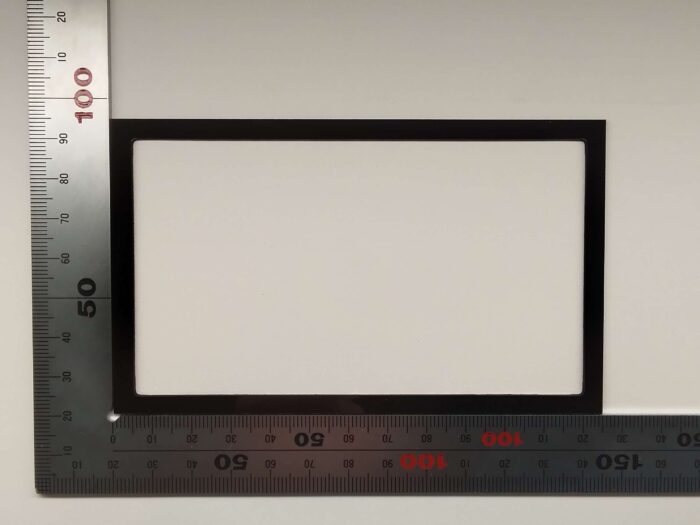 トムソン加工で硬質塩ビ1㎜を打ち抜き