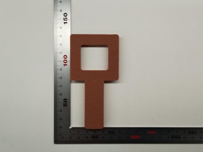 EVAをトムソン打ち抜きでフルカット加工