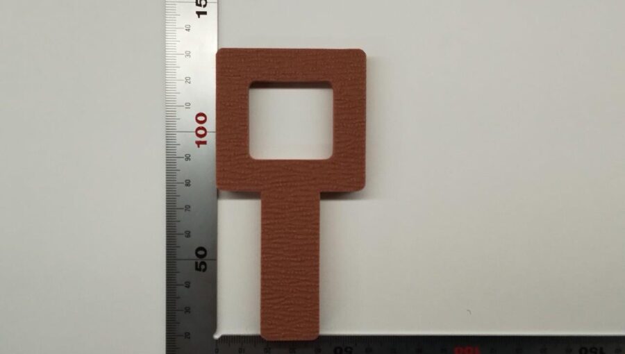 EVAをトムソン打ち抜きでフルカット加工