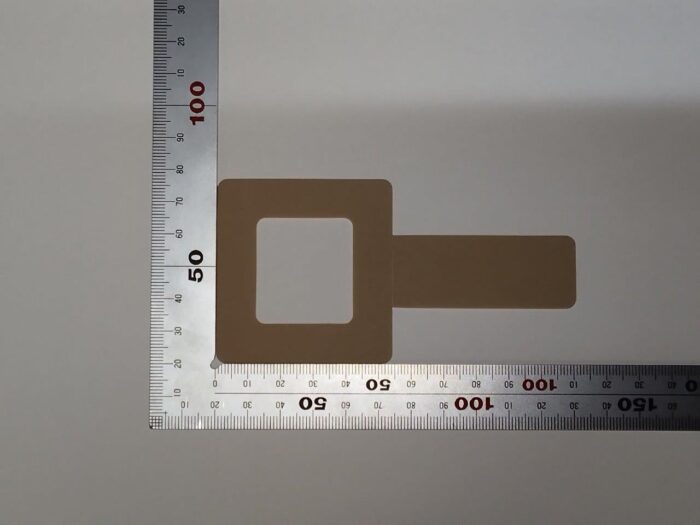 PEEK0.5㎜をトムソン(ビク)型で打ち抜き加工しました。