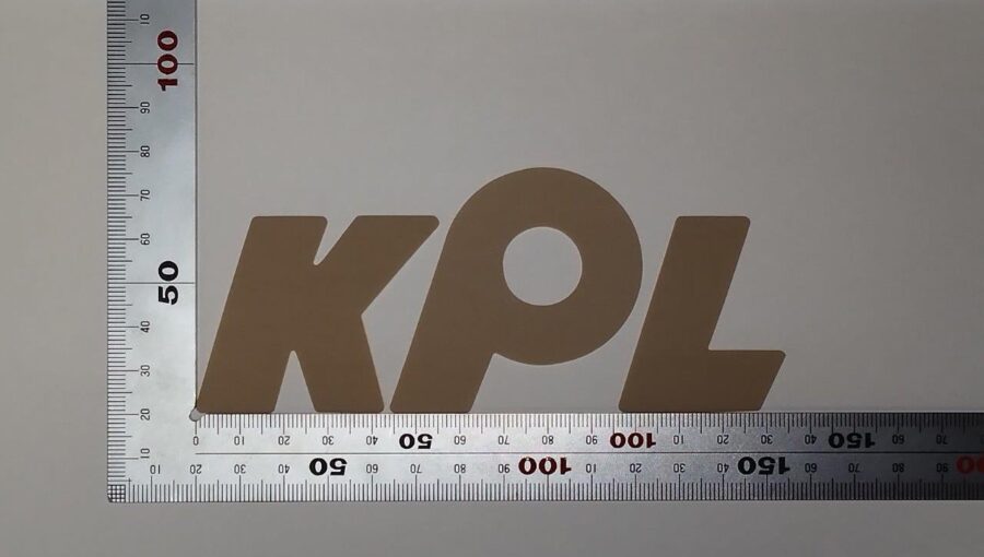 PEEK0.5t をトムソン型で打ち抜き加工