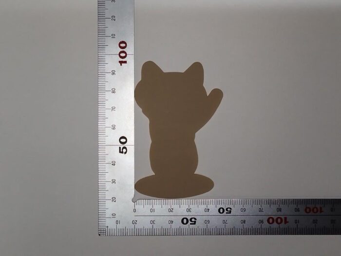 PEEK0.5㎜をトムソン型打ち抜き加工でフルカット仕上げした写真