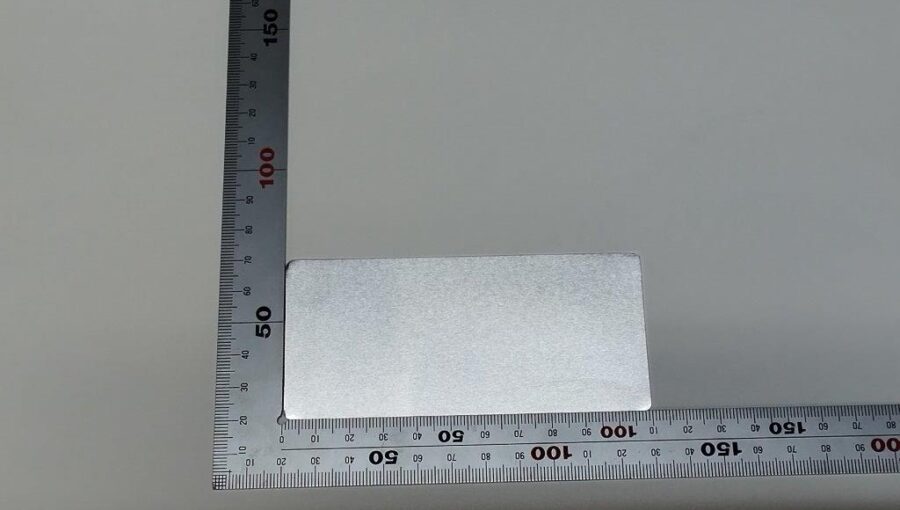 アルミ0.5tをトムソン型で打ち抜き加工