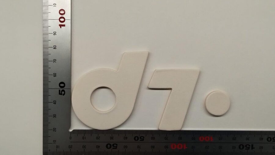 合紙をトムソン加工でフルカット仕上げ