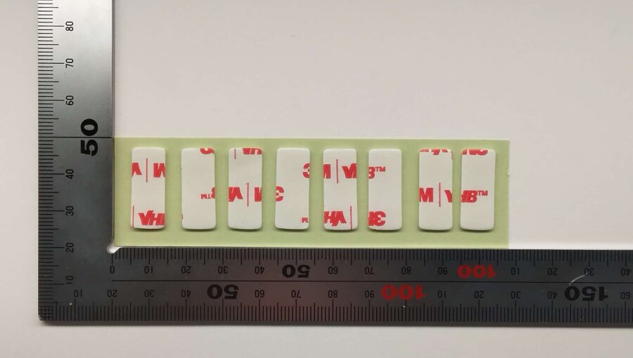 ３M製両面テープをトムソン型で打ち抜きハーフカット加工